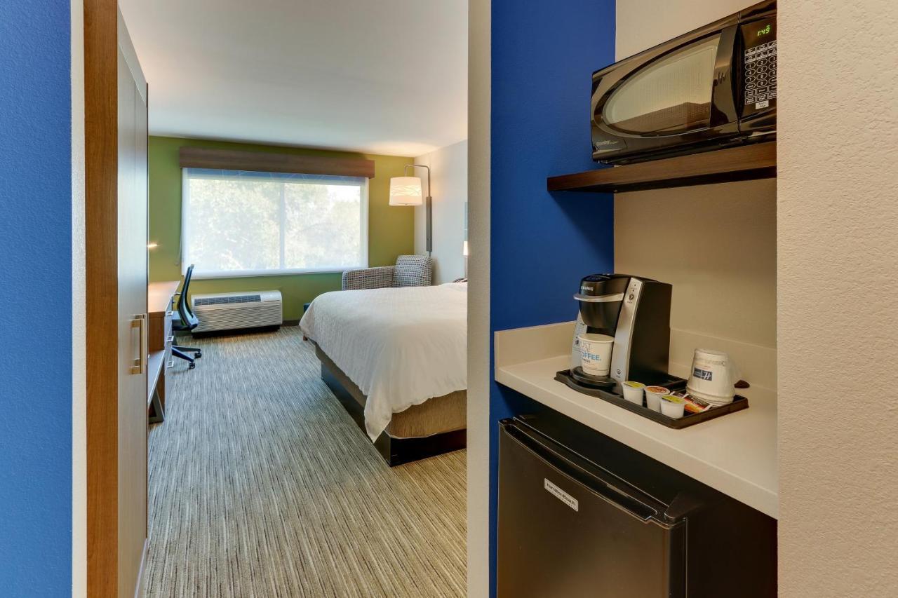 Holiday Inn Express & Suites - Roanoke - Civic Center Luaran gambar