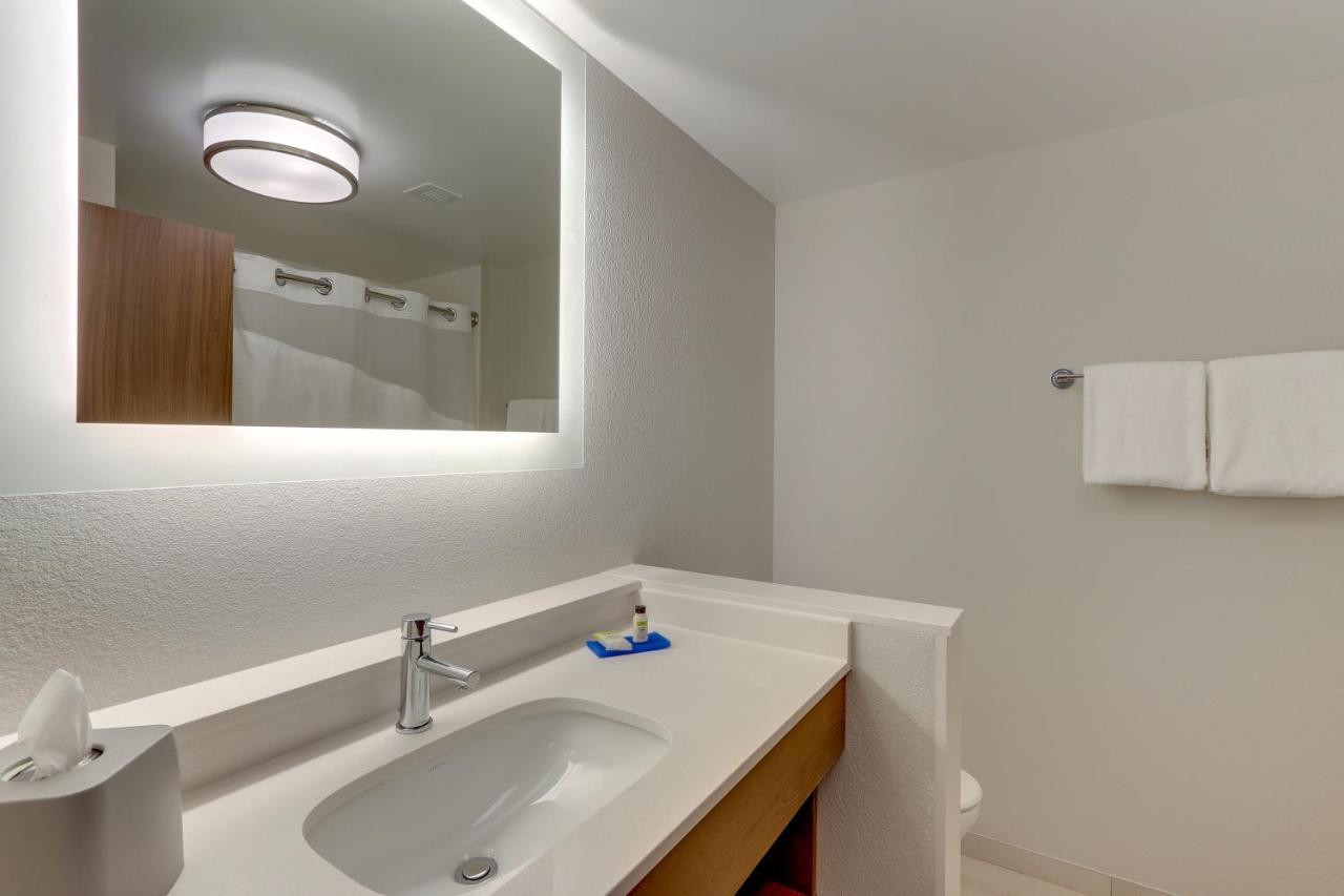 Holiday Inn Express & Suites - Roanoke - Civic Center Luaran gambar