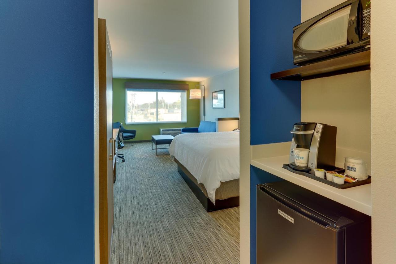 Holiday Inn Express & Suites - Roanoke - Civic Center Luaran gambar
