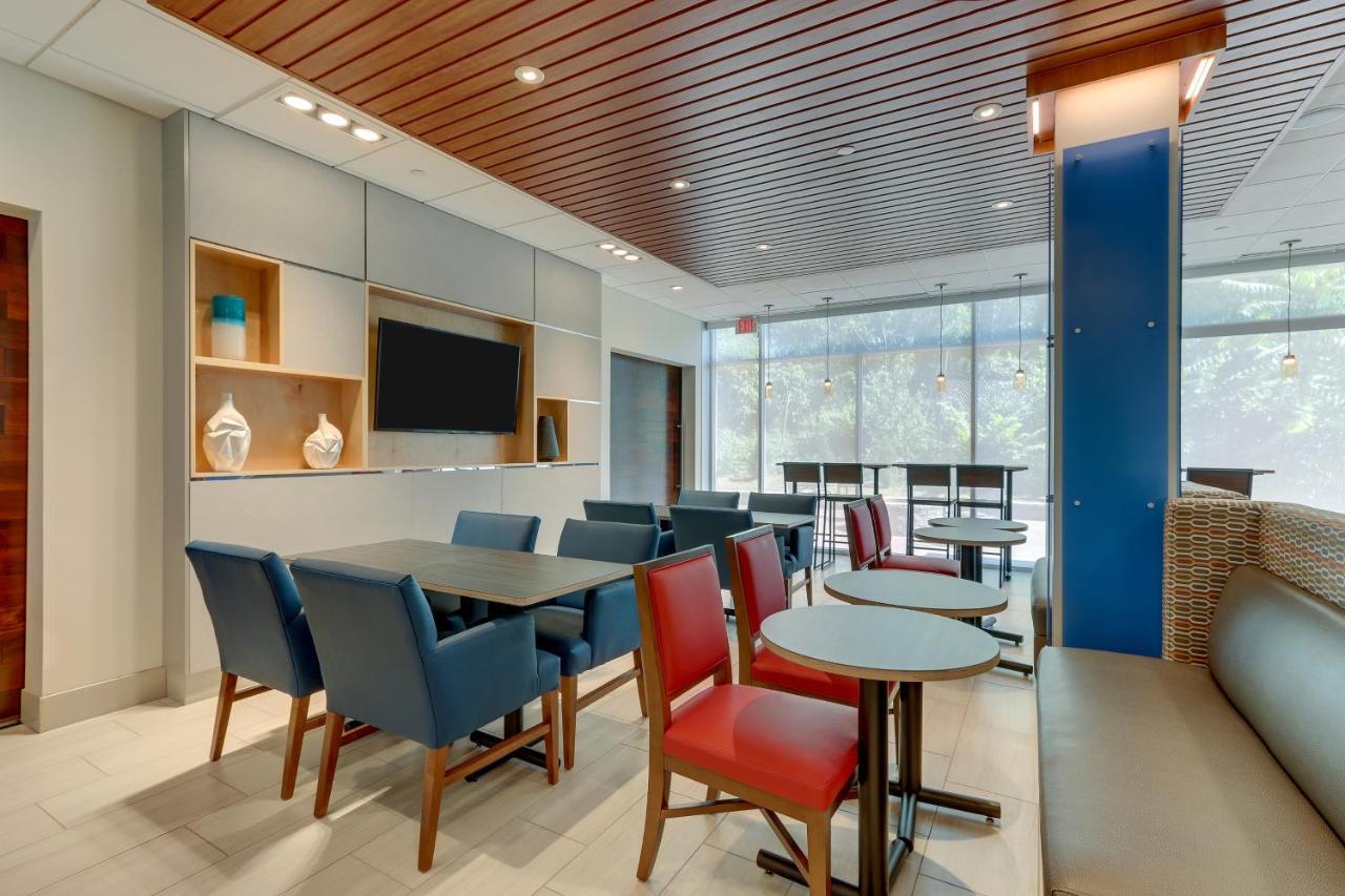 Holiday Inn Express & Suites - Roanoke - Civic Center Luaran gambar