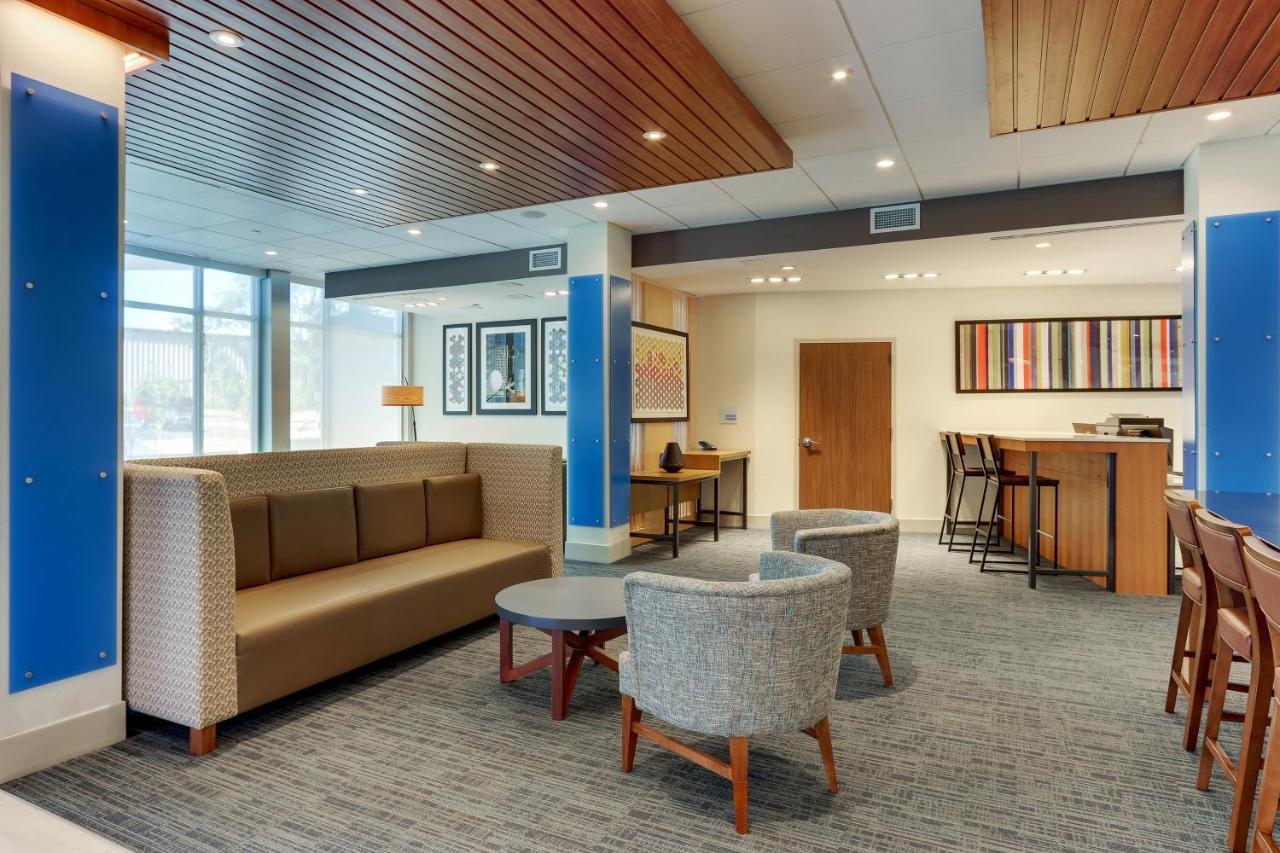 Holiday Inn Express & Suites - Roanoke - Civic Center Luaran gambar